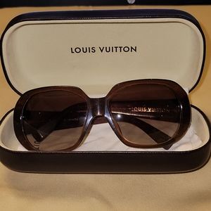 Authentuc Louis Vuitton sunglasses (1)